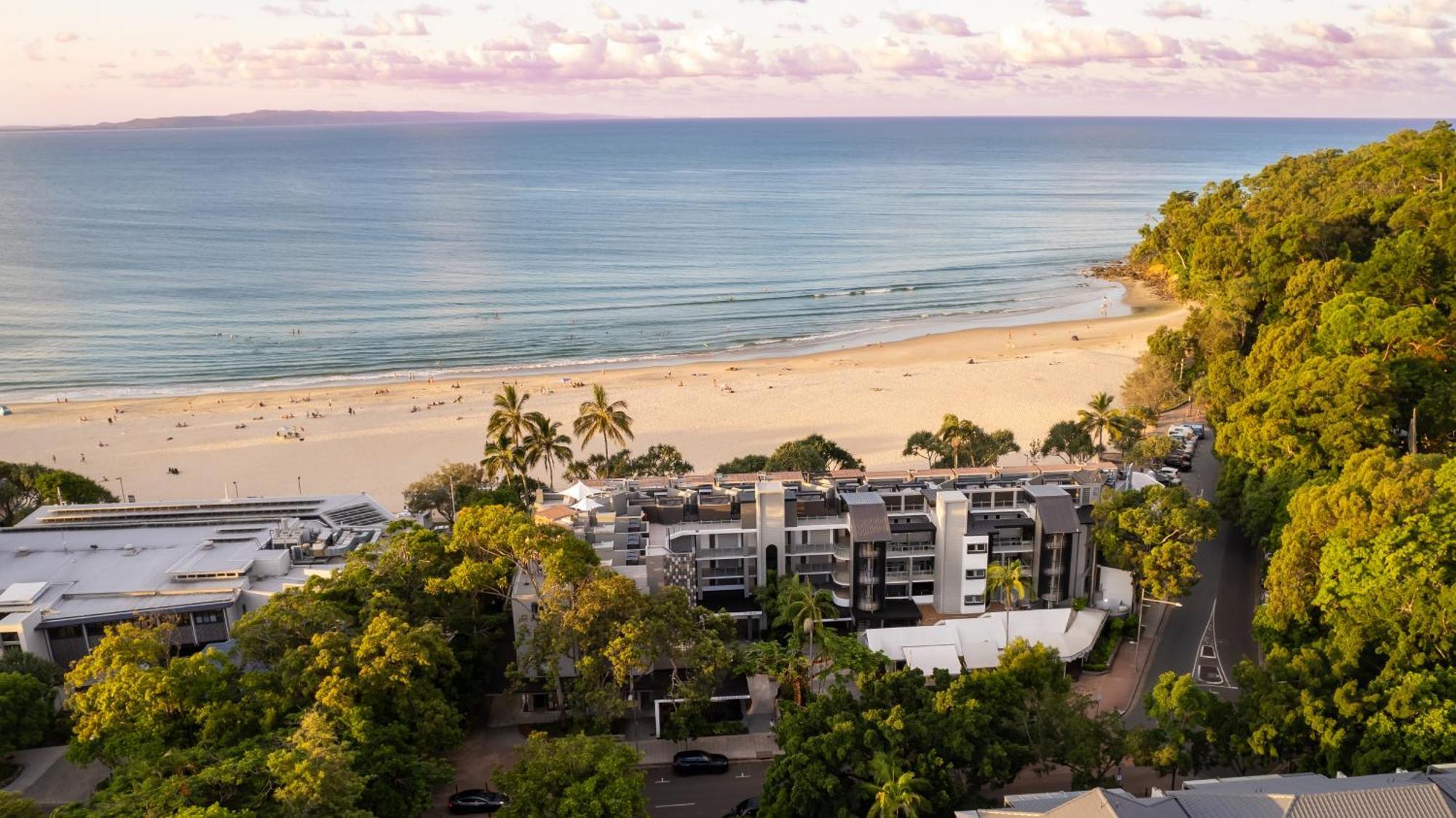 Netanya Noosa Beachfront Resort Extérieur photo