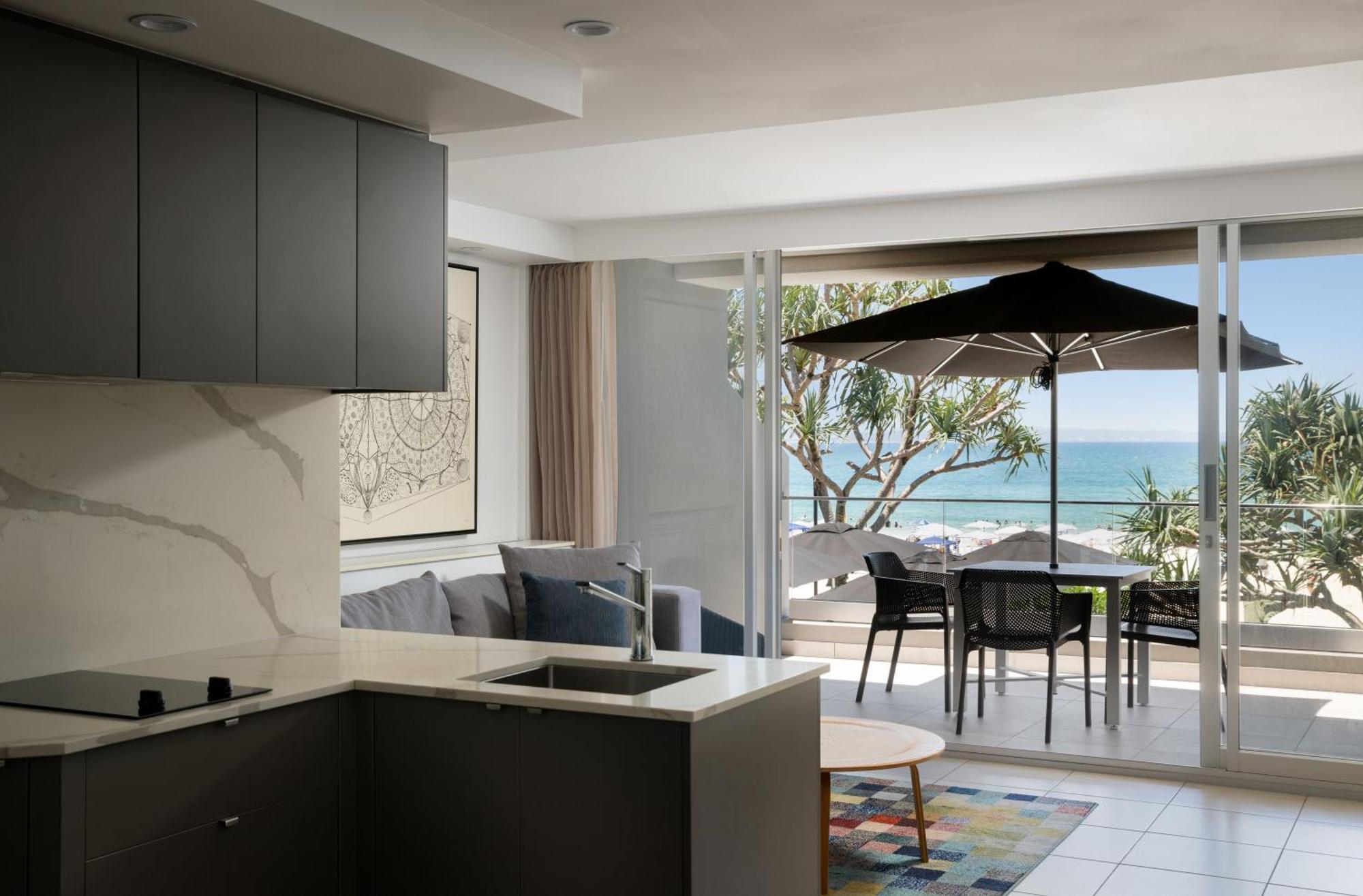 Netanya Noosa Beachfront Resort Extérieur photo