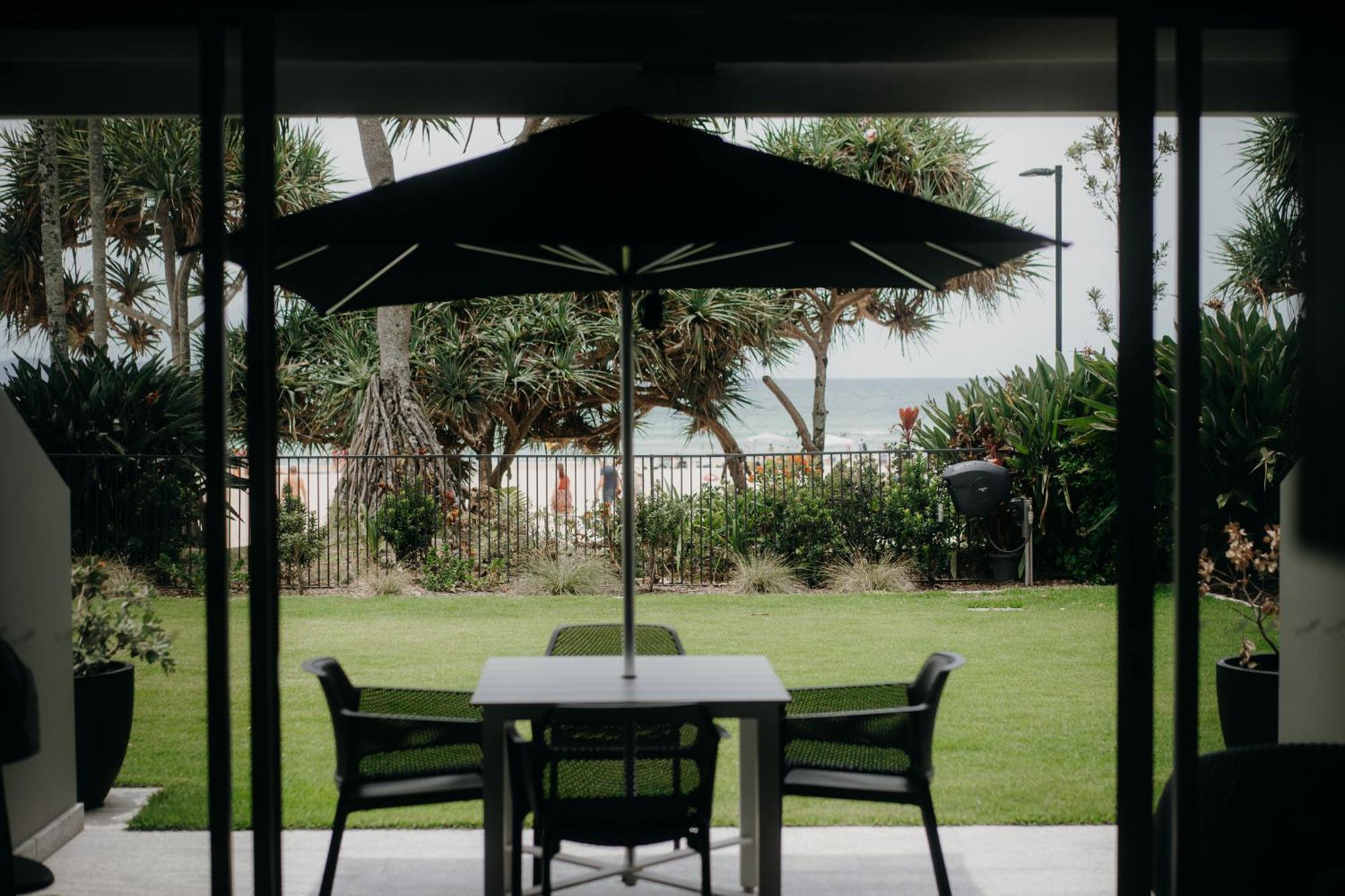 Netanya Noosa Beachfront Resort Extérieur photo