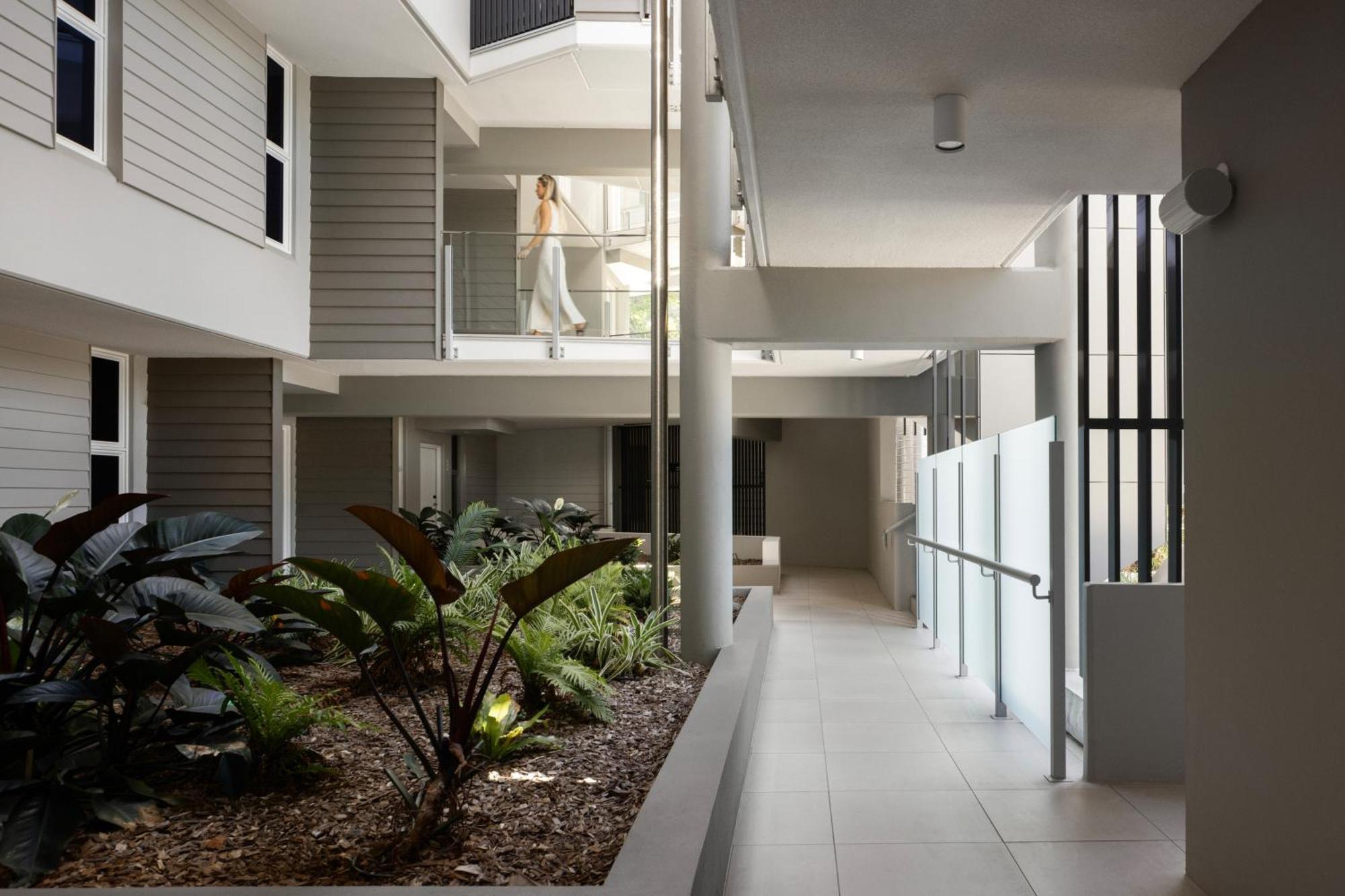 Netanya Noosa Beachfront Resort Extérieur photo