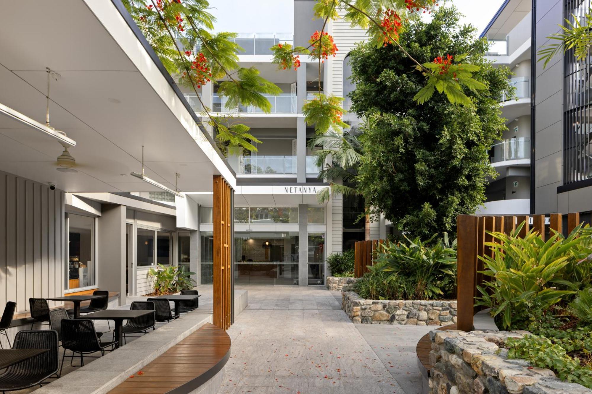 Netanya Noosa Beachfront Resort Extérieur photo
