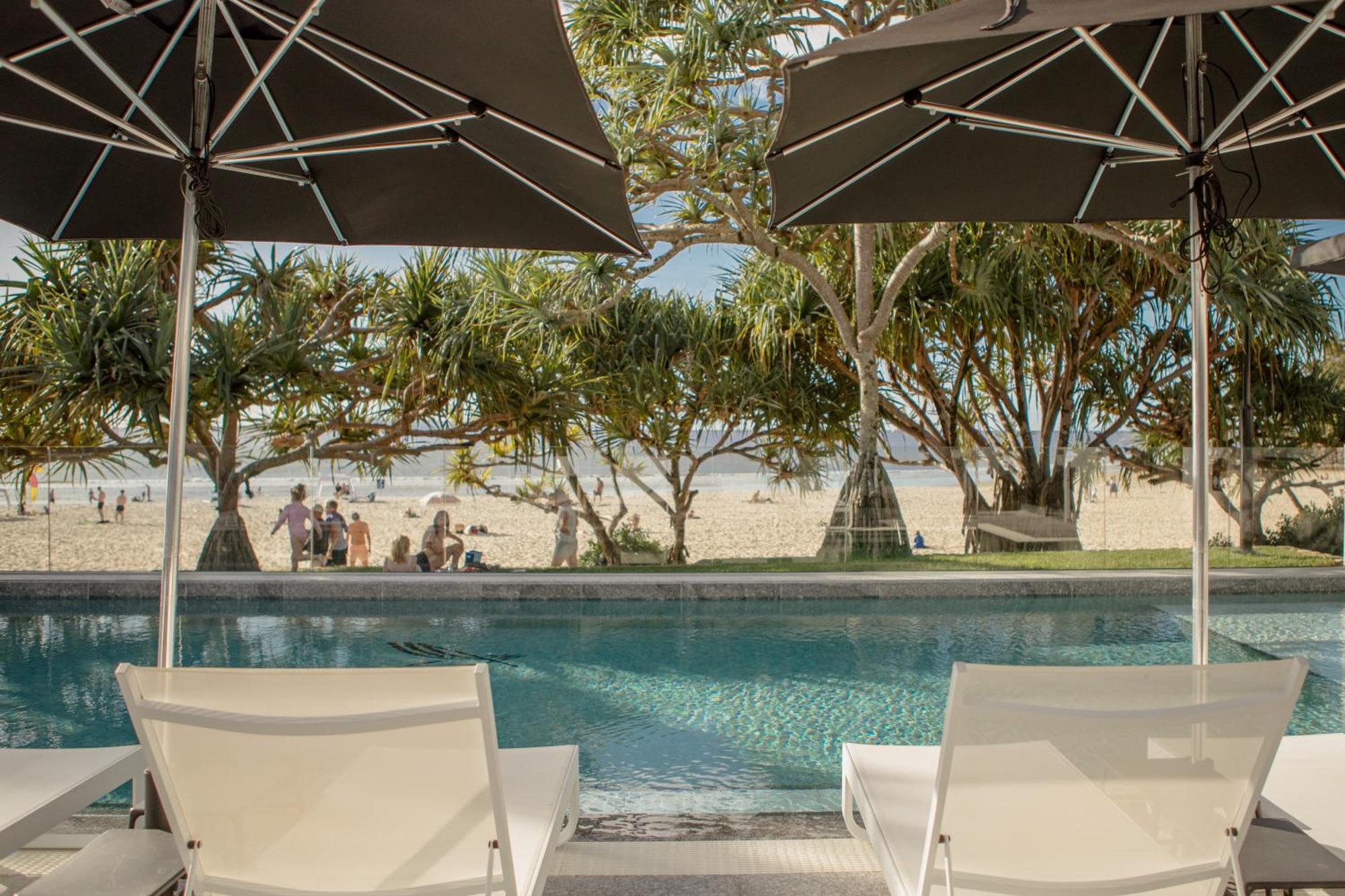 Netanya Noosa Beachfront Resort Extérieur photo